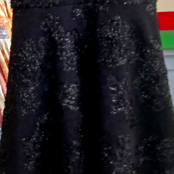 Black dress lace in the back area not the front never worn. - Picture 4 of 4